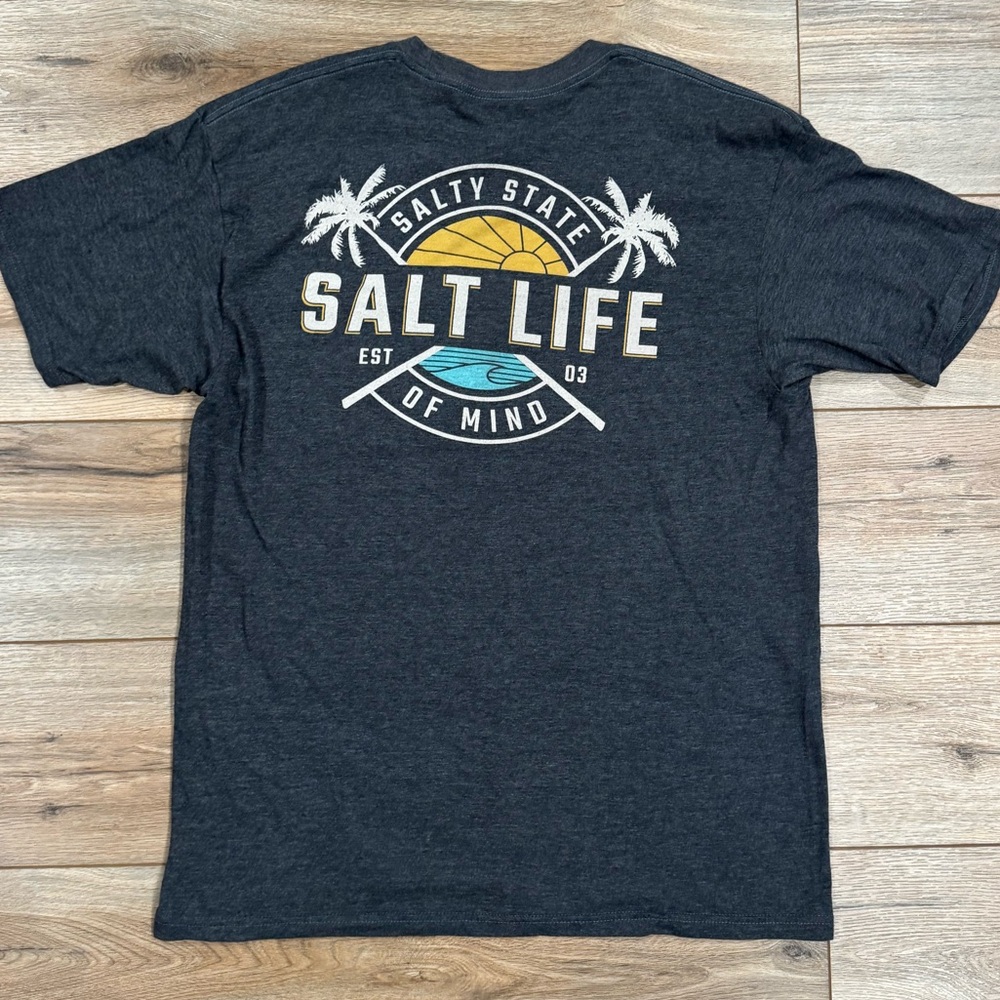 SALT LIFE Men’s Gray Casual Graphic Fishing Tee | Size Large